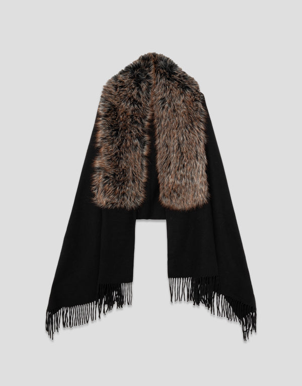 Maxi Black Scarf Combined With Soft Collar