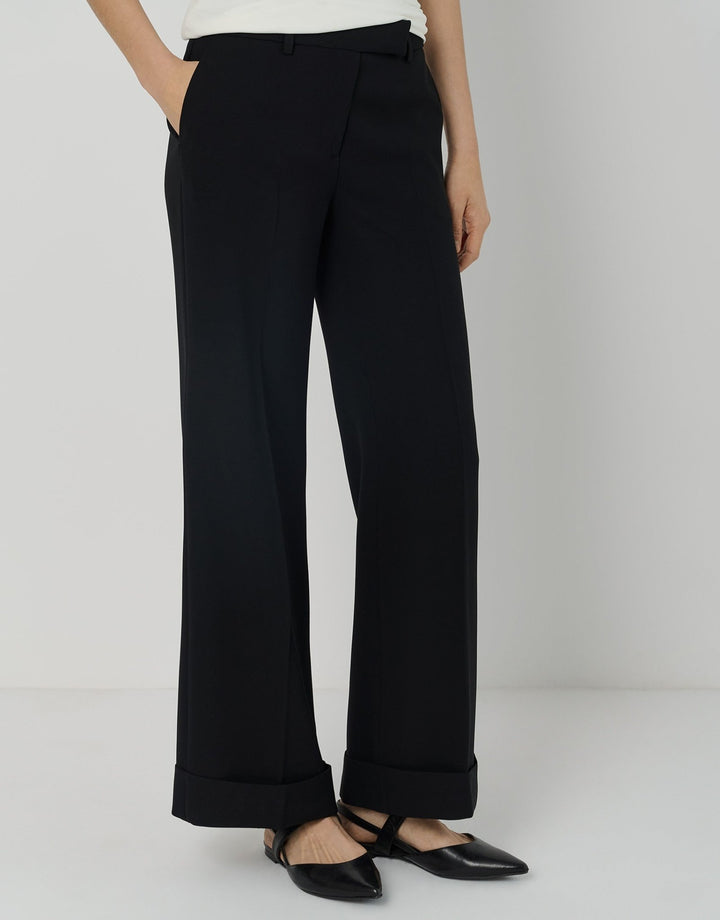 Pants | Black crepe tailored trousers by Spanish designer Roberto Verino