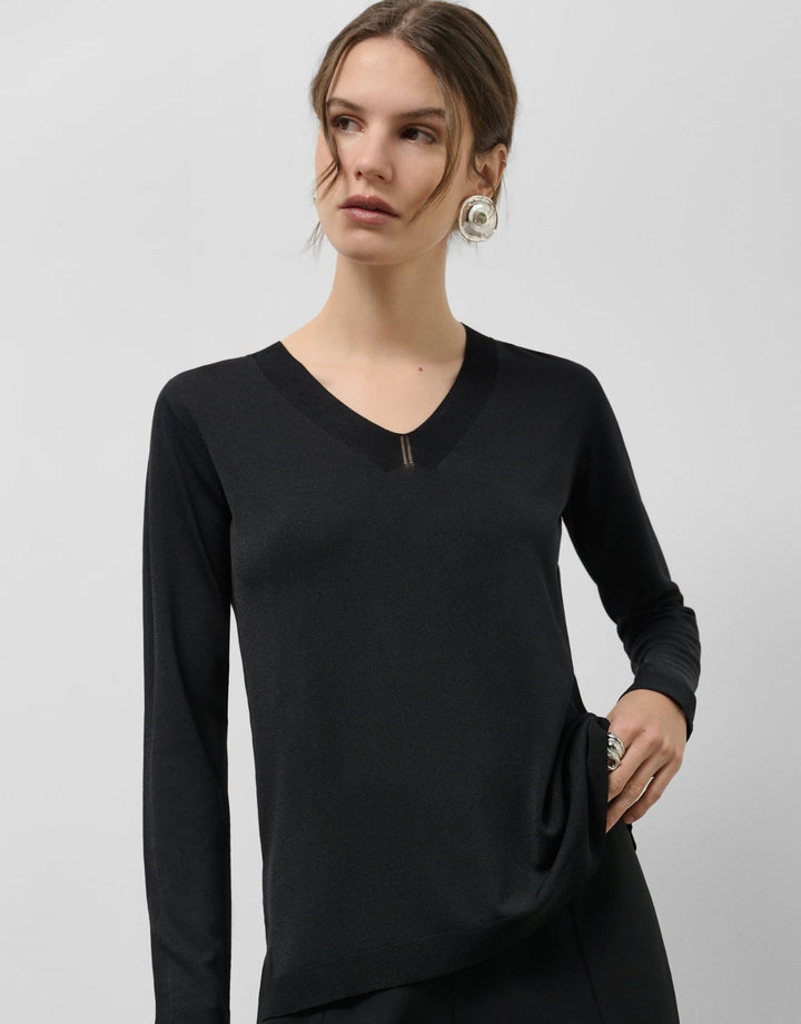 Knitwear | Black seamless long sleeve sweater by Spanish designer Roberto Verino