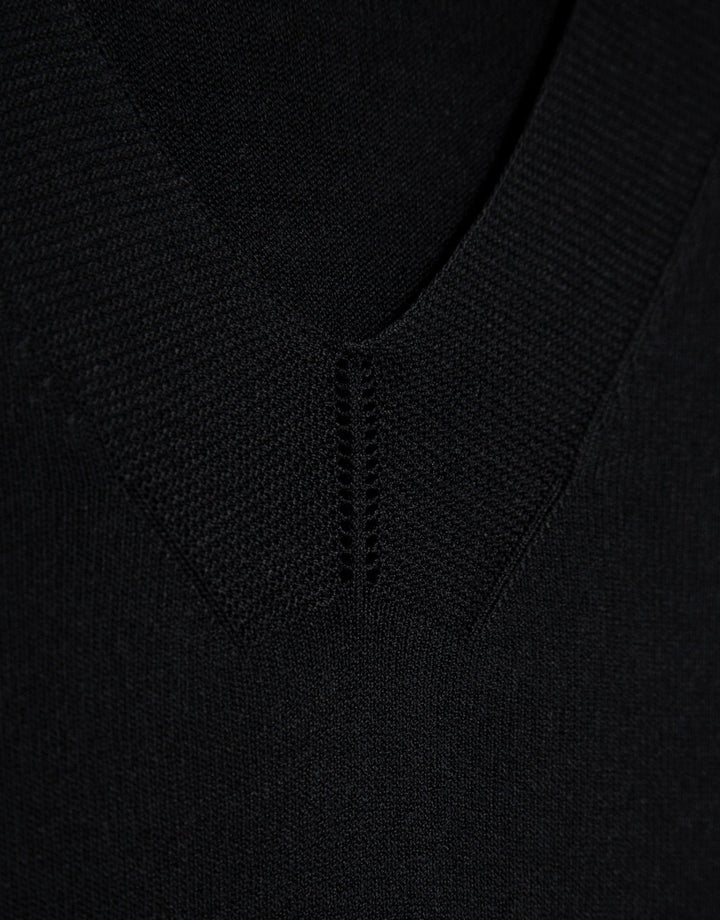 Knitwear | Black seamless long sleeve sweater by Spanish designer Roberto Verino