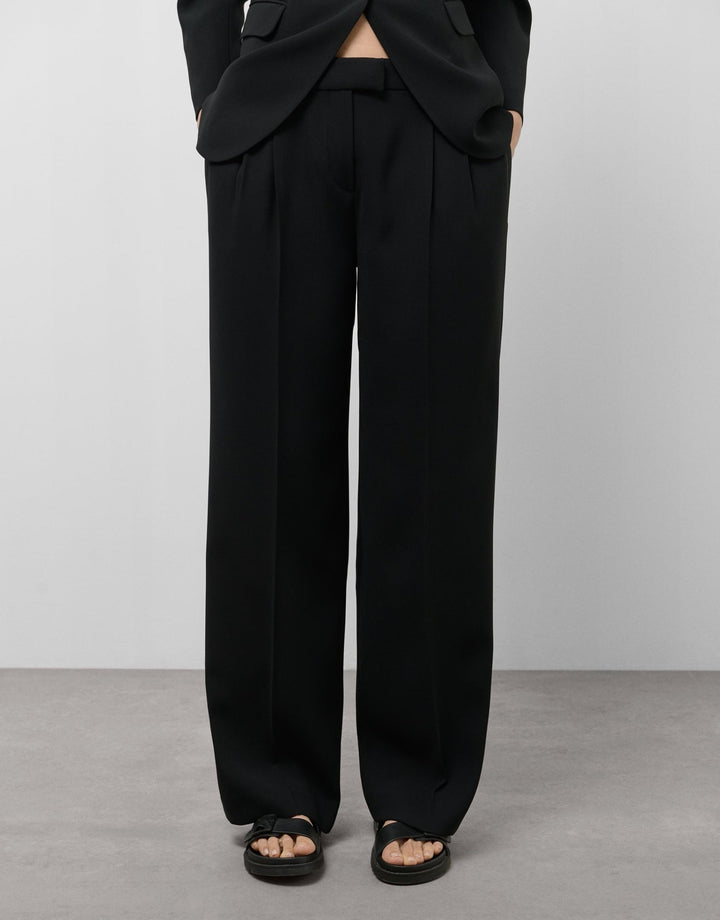 Pants | Black straight crepe pants with darts by Spanish designer Roberto Verino