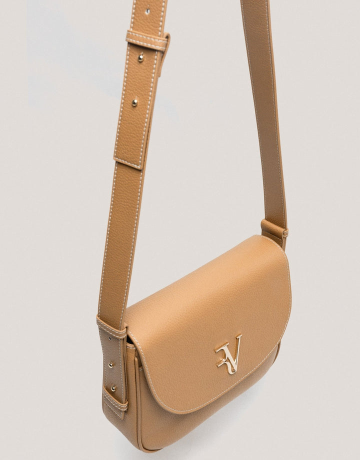 Handbags | Camel grained leather Cuca Maxi shoulder bag by Spanish designer Roberto Verino