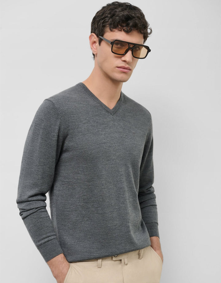 Pants | Grey wool sweater with V - neck by Spanish designer Roberto Verino