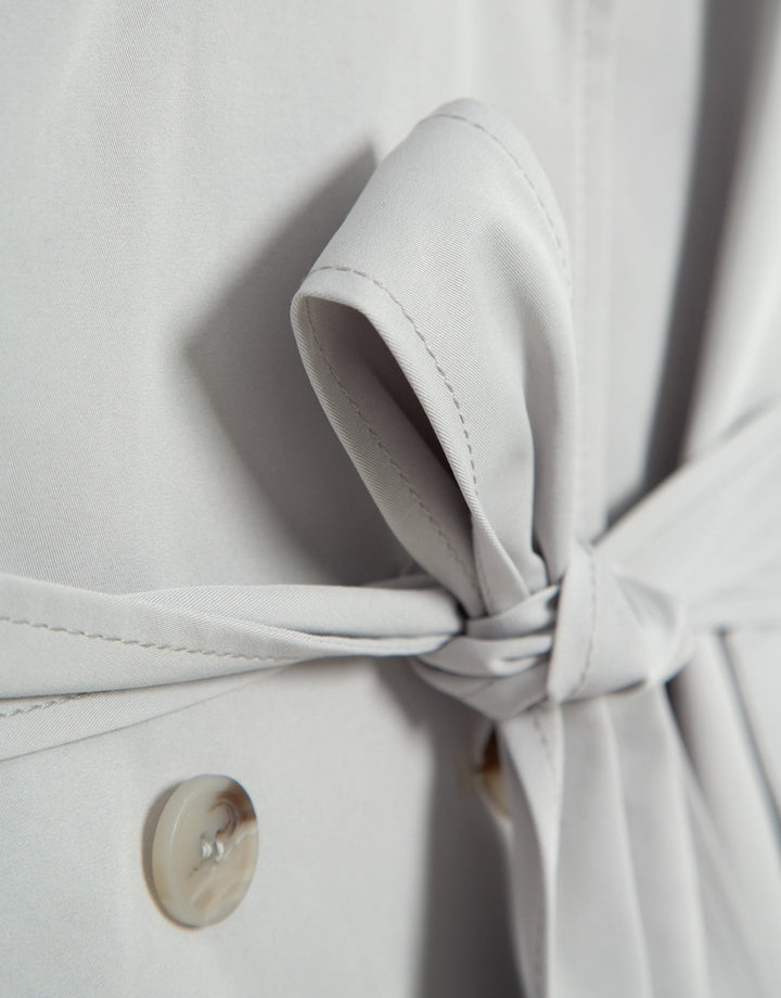 Outwear | Light gray classic long trench coat by Spanish designer Roberto Verino
