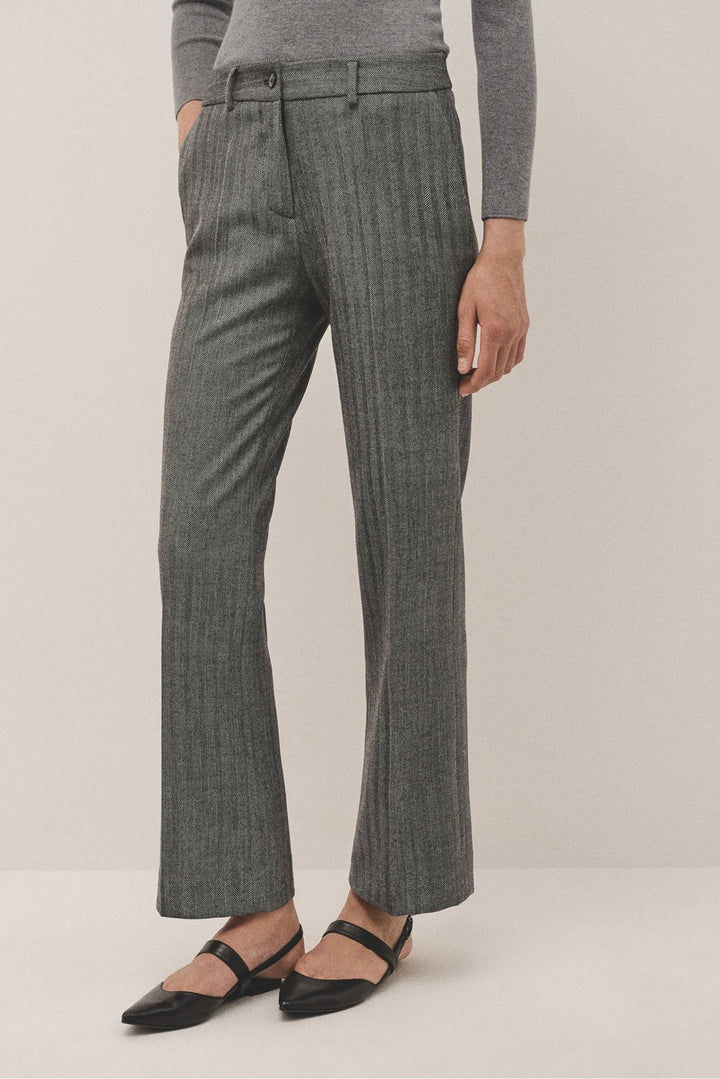 Pants | Marengo gray straight herringbone pants by Spanish designer Roberto Verino