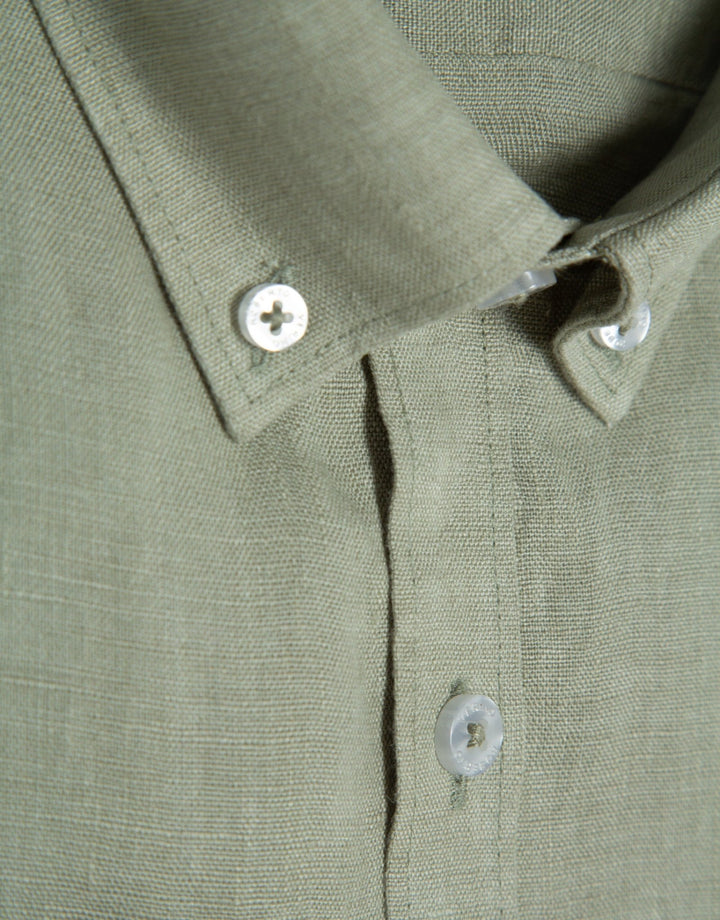 General | Regular white linen sport shirt by Spanish designer Roberto Verino