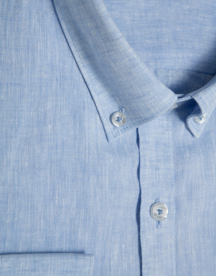 Shirts | Slim light blue linen sport shirt by Spanish designer Roberto Verino