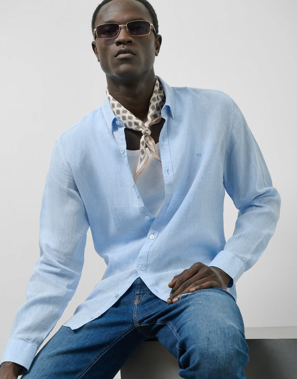 Shirts | Slim light blue linen sport shirt by Spanish designer Roberto Verino