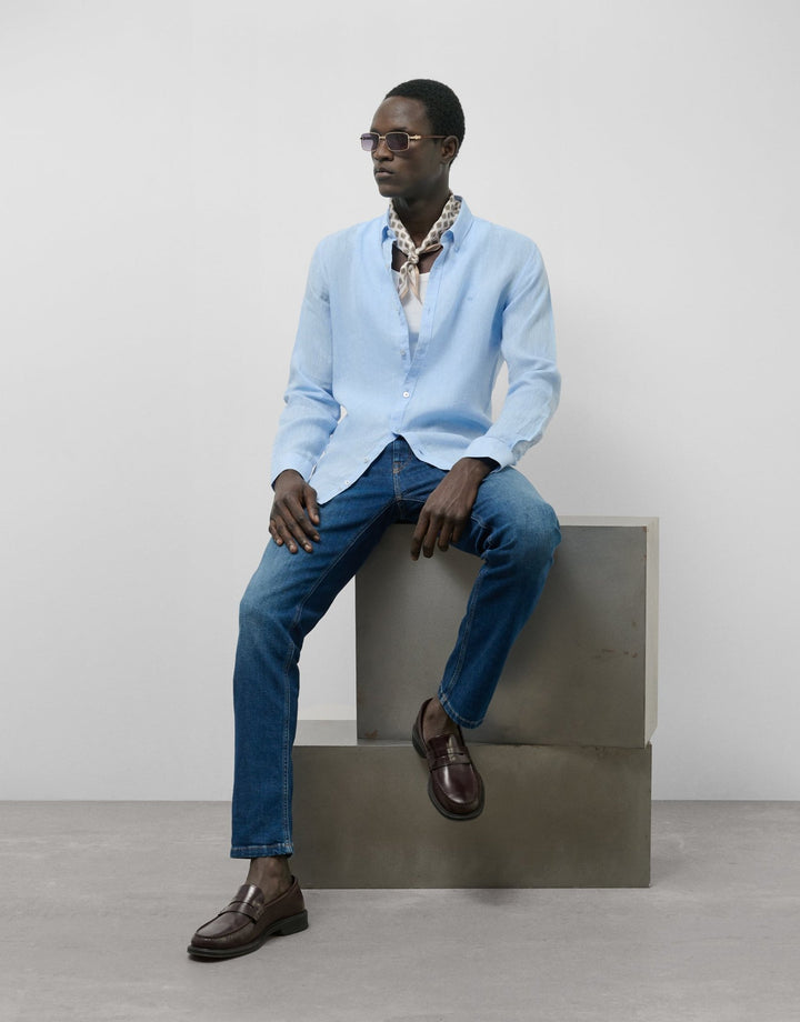 Shirts | Slim light blue linen sport shirt by Spanish designer Roberto Verino