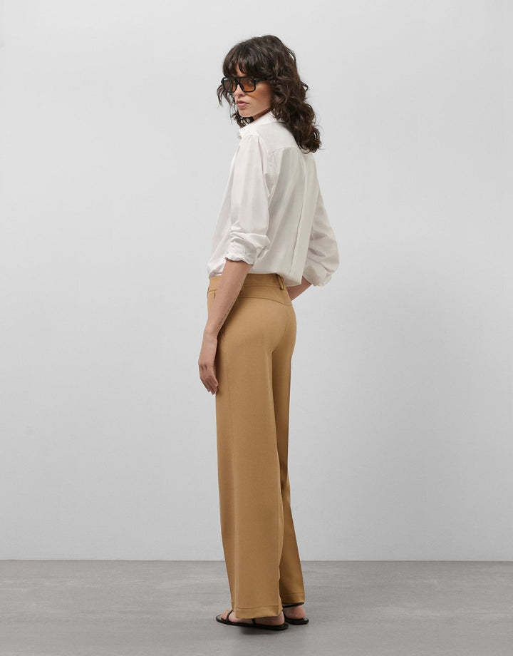 General | White men's cut shirt with embroidered logo by Spanish designer Roberto Verino